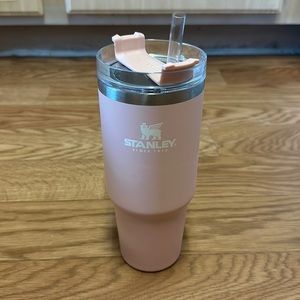 EUC Stanley 30oz Tumbler